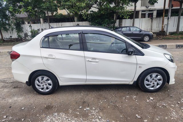 Honda Amaze एसएक्स i-DTEC Second-hand 2014 Honda Amaze एसएक्स i-DTEC for sale in Hyderabad