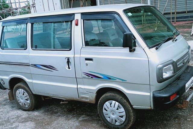 Maruti Suzuki Omni एलपीजी एसटीडी बीएस4 Second-hand 2016 Maruti Suzuki Omni एलपीजी एसटीडी बीएस4 for sale in Nashik