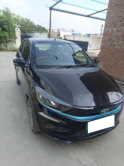 2023 टाटा टियागो ईवी XT LR