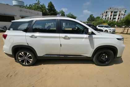 2022 MG Hector Plus Sharp Diesel MT