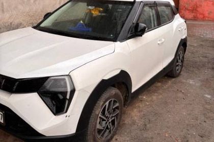 2026 Mahindra XUV 3XO AX5