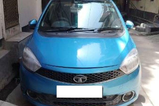 Tata Tiago 1.2 Revotron एक्सजेड Second-hand 2016 Tata Tiago 1.2 Revotron एक्सजेड for sale in New Delhi
