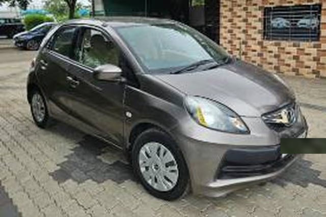 Honda Brio EX MT Second-hand 2013 Honda Brio EX MT for sale in Surat