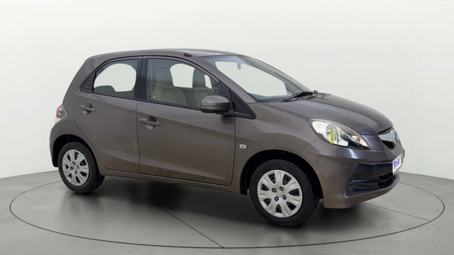 Honda Brio एस रेनफोर्स्ड MT Second-hand 2014 Honda Brio एस रेनफोर्स्ड MT for sale in Ahmedabad