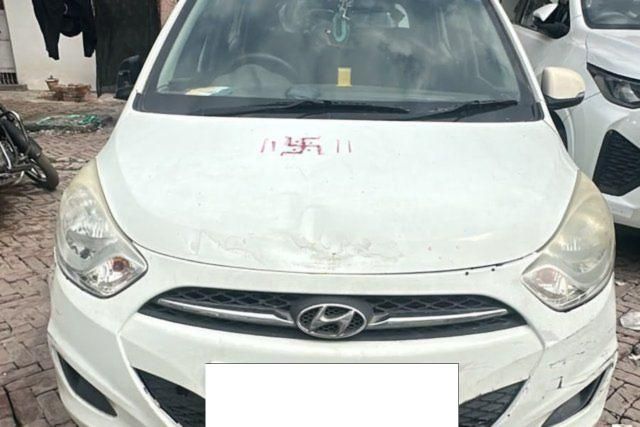 Hyundai i10 Sportz Second-hand 2011 Hyundai i10 Sportz for sale in New Delhi