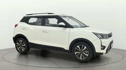 2020 Mahindra XUV300 W8 Option Dual Tone BSVI
