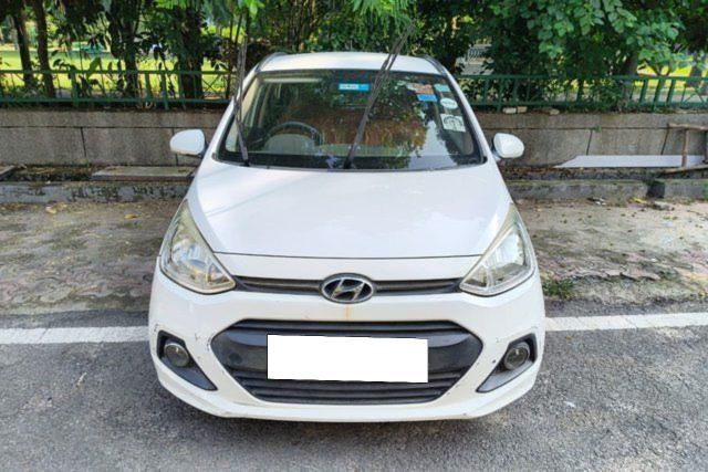 Second-hand 2013 Hyundai Grand i10 एरा for sale in Noida