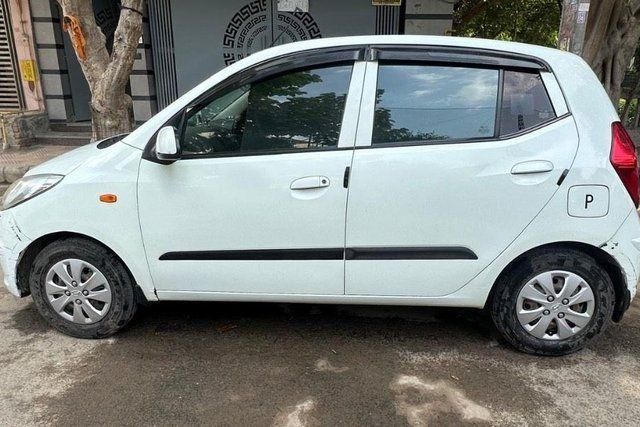 Hyundai i10 Magna Second-hand 2011 Hyundai i10 Magna for sale in New Delhi