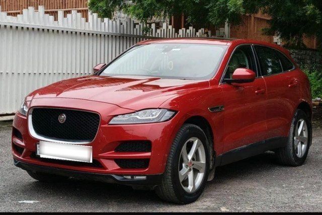 Second-hand 2019 Jaguar F-Pace प्रेस्टीज 2.0 पेट्रोल for sale in New Delhi