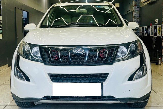 Mahindra XUV500 W4 Second-hand 2016 Mahindra XUV500 W4 for sale in New Delhi