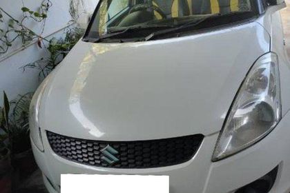 2014 मारुति सुजुकी स्विफ्ट LXI BSIV