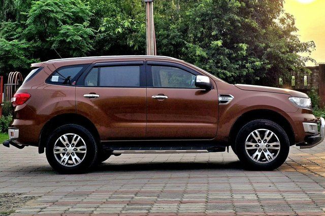 Ford Endeavour 3.2 Trend AT 4X4 Second-hand 2017 Ford Endeavour 3.2 Trend AT 4X4 for sale in New Delhi