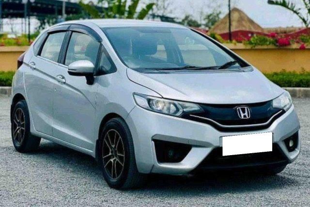 Honda Jazz 1.5 ई i DTEC Second-hand 2015 Honda Jazz 1.5 ई i DTEC for sale in Surat
