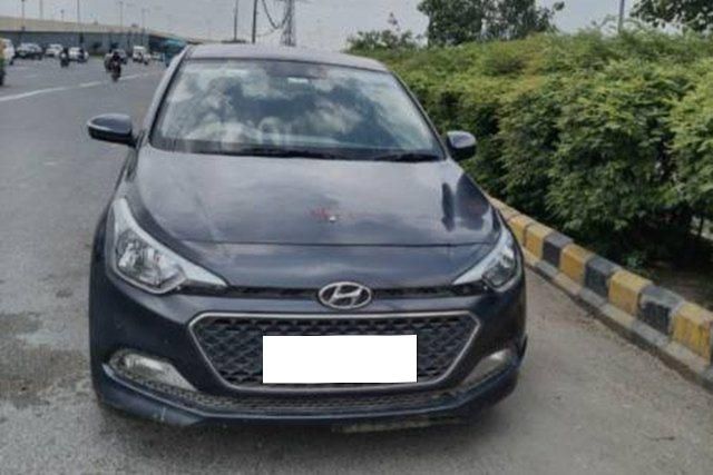 Hyundai i20 स्पोर्टज़ 1.2 Second-hand 2017 Hyundai i20 स्पोर्टज़ 1.2 for sale in Noida