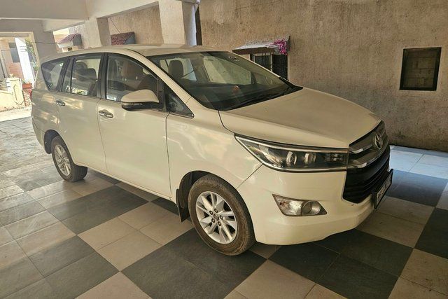 Toyota Innova Crysta 2.4 वीएक्स MT 8S बीएस4 Second-hand 2018 Toyota Innova Crysta 2.4 वीएक्स MT 8S बीएस4 for sale in Pune