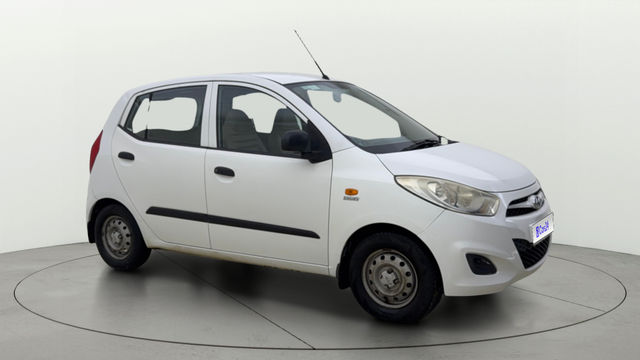 Hyundai i10 Magna 1.1L Second-hand 2015 Hyundai i10 Magna 1.1L for sale in Ahmedabad