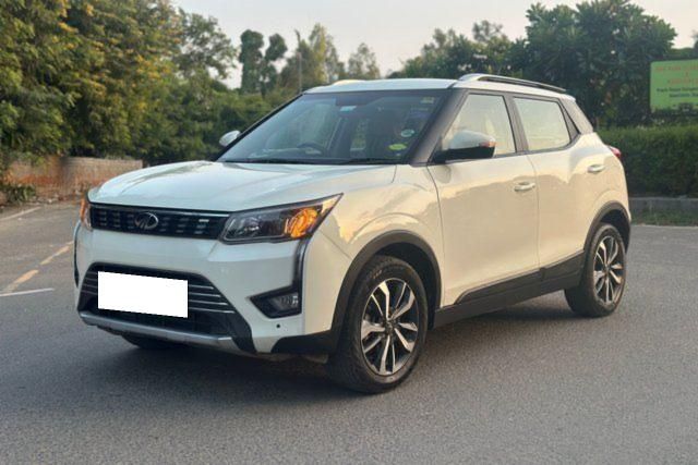 Mahindra XUV300 W8 Option BSVI Second-hand 2019 Mahindra XUV300 W8 Option BSVI for sale in New Delhi