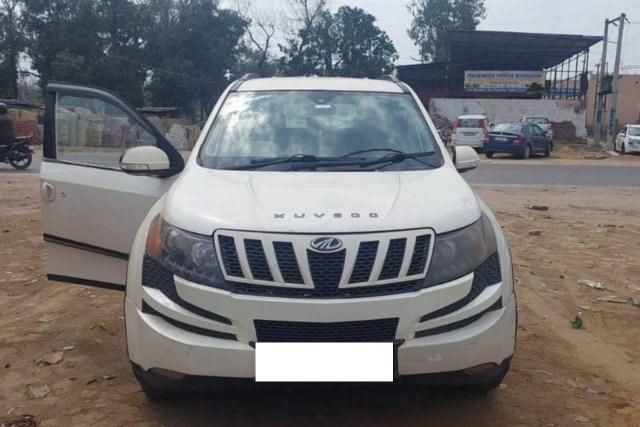 Second-hand 2013 Mahindra XUV500 W8 FWD for sale in Roorkee