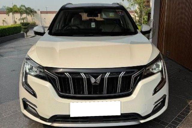 Second-hand 2023 Mahindra XUV700 AX7 AT BSVI for sale in Amritsar