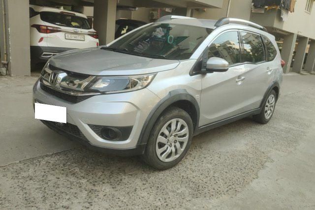 Honda BR-V i-VTEC S MT Second-hand 2017 Honda BR-V i-VTEC S MT for sale in Ahmedabad