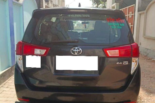 Second-hand 2022 Toyota Innova Crysta 2.4 जेडएक्स 7 STR for sale in Ballia