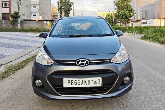 Second-hand 2016 Hyundai Grand i10 एस्टा for sale in Chandigarh