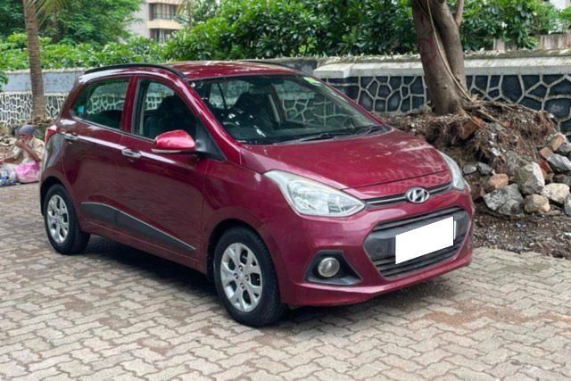 Second-hand 2014 Hyundai Grand i10 स्पोर्टज़ for sale in Mumbai
