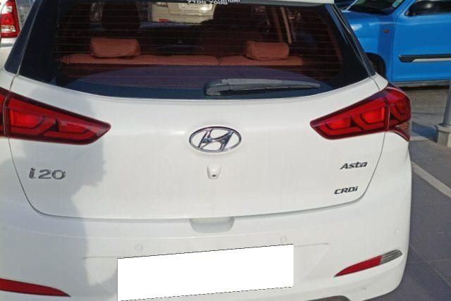 Hyundai i20 Asta 1.4 CRDi Second-hand 2015 Hyundai i20 Asta 1.4 CRDi for sale in Chennai