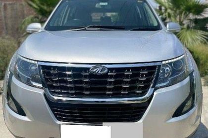 2019 Mahindra XUV500 W11 बीएस4