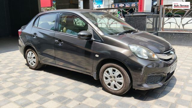Honda Amaze एस रेनफोर्स्ड पेट्रोल Second-hand 2016 Honda Amaze एस रेनफोर्स्ड पेट्रोल for sale in Chennai