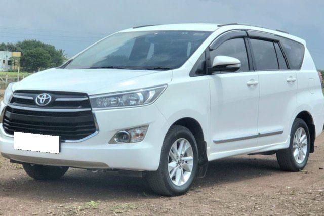 Toyota Innova Crysta 2.4 G MT BSIV Second-hand 2016 Toyota Innova Crysta 2.4 G MT BSIV for sale in Nashik