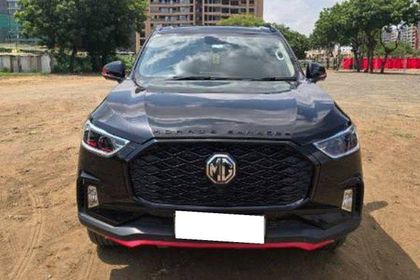 2025 MG Gloster काला Storm 4x4 7Str
