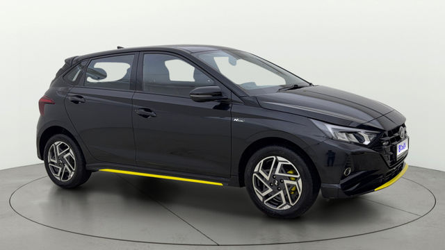 Hyundai i20 Asta Opt iVT Knight Second-hand 2025 Hyundai i20 Asta Opt iVT Knight for sale in Ahmedabad