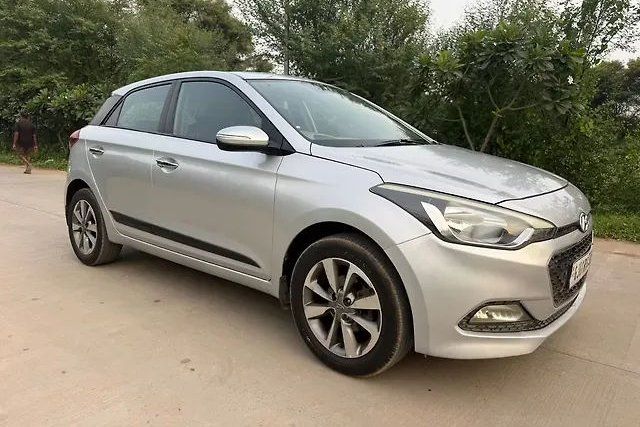 Second-hand 2016 Hyundai i20 एस्टा 1.4 CRDi for sale in Ahmedabad