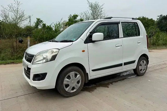 Second-hand 2015 Maruti Suzuki Wagon R वीएक्सआई ऑप्शनल for sale in Ahmedabad