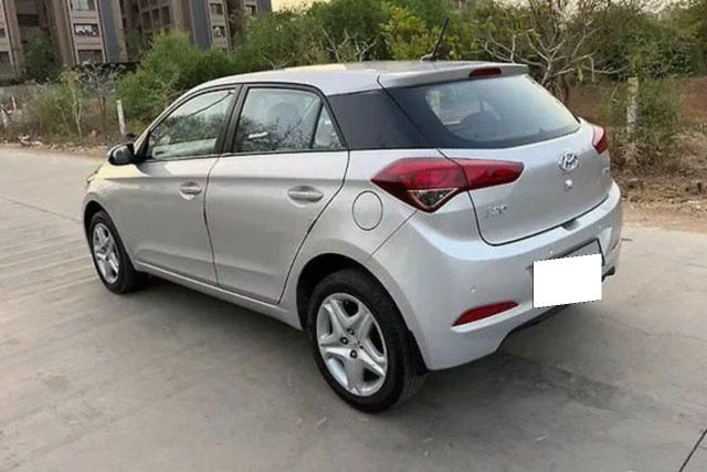 Second-hand 2017 Hyundai i20 एस्टा 1.2 for sale in Ahmedabad