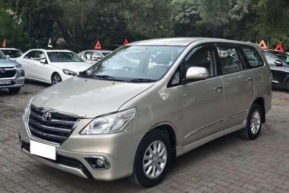 2014 Toyota Innova 2.5 वीएक्स (Diesel) 8 Seater BS IV