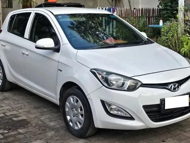 Hyundai i20 मैग्ना 1.2 Second-hand 2014 Hyundai i20 मैग्ना 1.2 for sale in Pune