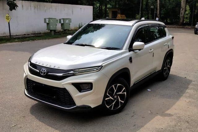 Second-hand 2025 Toyota Hyryder वी हाइब्रिड for sale in New Delhi