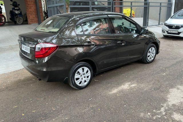 Honda Amaze SX i VTEC Second-hand 2017 Honda Amaze SX i VTEC for sale in Chennai