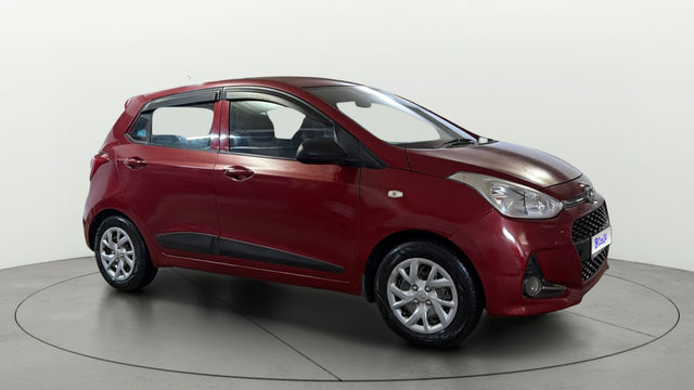 Hyundai Grand i10 1.2 कप्पा मैग्ना बीएस4 Second-hand 2017 Hyundai Grand i10 1.2 कप्पा मैग्ना बीएस4 for sale in Noida