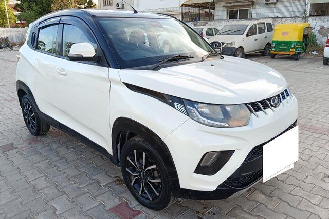 Mahindra KUV 100 NXT D75 K8 Dual Tone Second-hand 2017 Mahindra KUV 100 NXT D75 K8 Dual Tone for sale in Anand