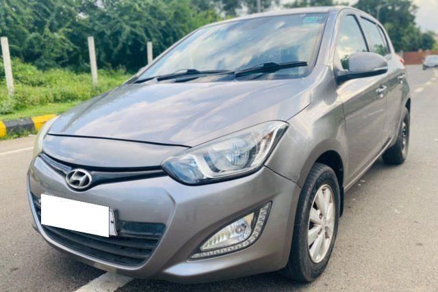 Second-hand 2013 Hyundai i20 स्पोर्टज़ 1.4 CRDi for sale in Ahmedabad