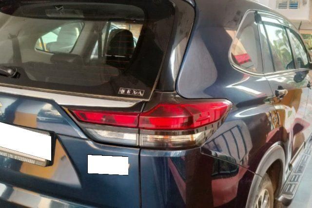Maruti Suzuki Invicto अल्फा प्लस 7 सीटर Second-hand 2024 Maruti Suzuki Invicto अल्फा प्लस 7 सीटर for sale in Lucknow