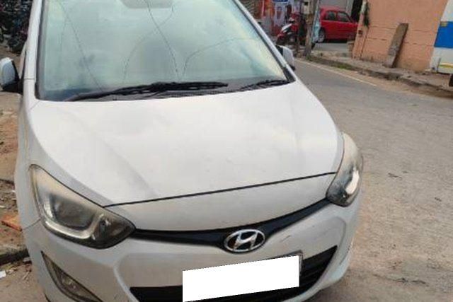 Hyundai i20 Asta 1.2 Second-hand 2013 Hyundai i20 Asta 1.2 for sale in Bangalore