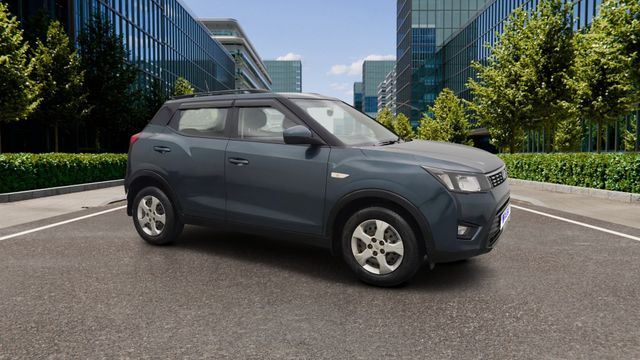 Second-hand 2022 Mahindra XUV300 W6 AMT Sunroof बीएस6 for sale in Pune