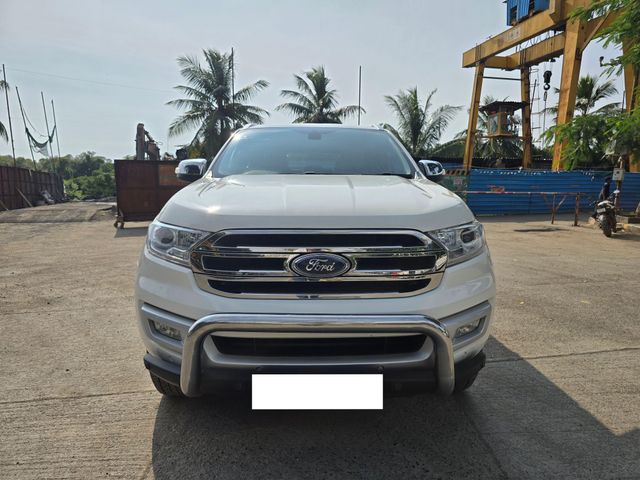 Ford Endeavour 3.2 Titanium AT 4x4 Second-hand 2017 Ford Endeavour 3.2 Titanium AT 4x4 for sale in Mumbai