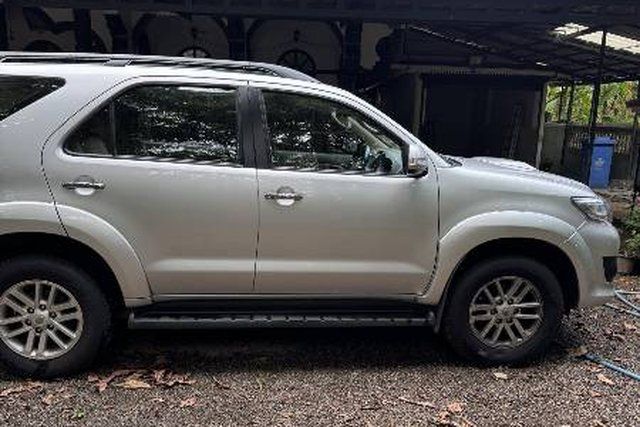 Second-hand 2013 Toyota Fortuner 4x2 AT for sale in Kochi