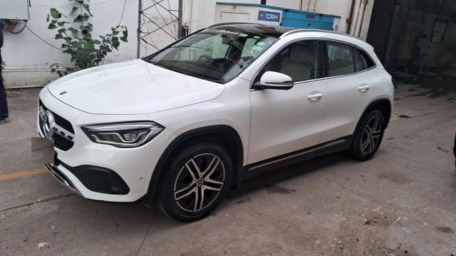 Second-hand 2021 Mercedes-Benz GLA 220डी 4M बीएस6 for sale in Surat