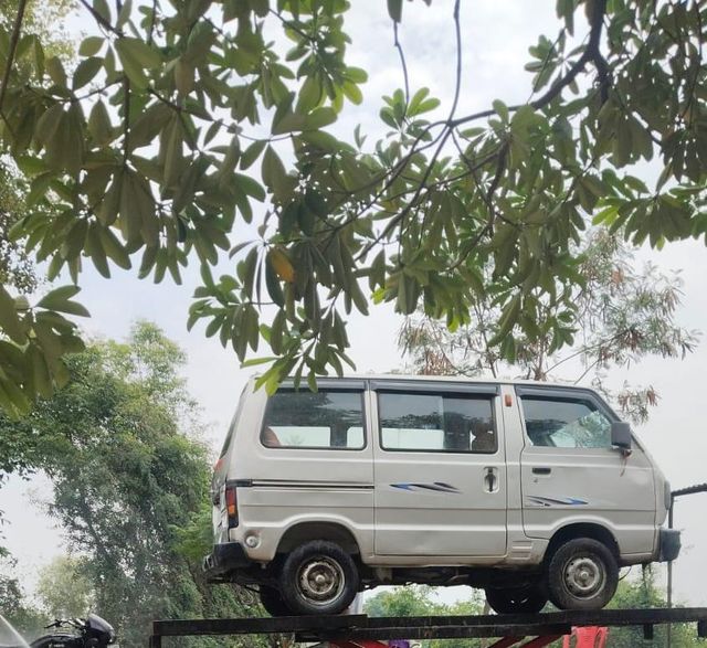 Maruti Suzuki Omni एलपीजी एसटीडी बीएस4 Second-hand 2016 Maruti Suzuki Omni एलपीजी एसटीडी बीएस4 for sale in Mainpuri